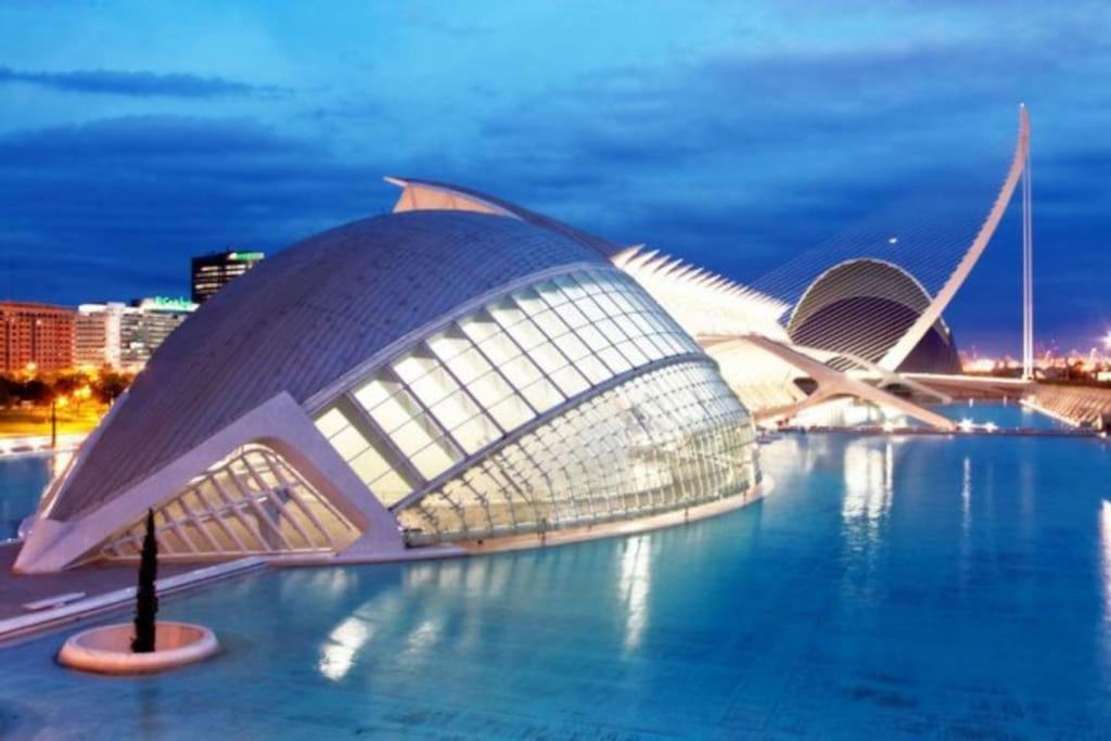 Valencia Las Artes Y Ciencias + Garaje + Netflix Extérieur photo